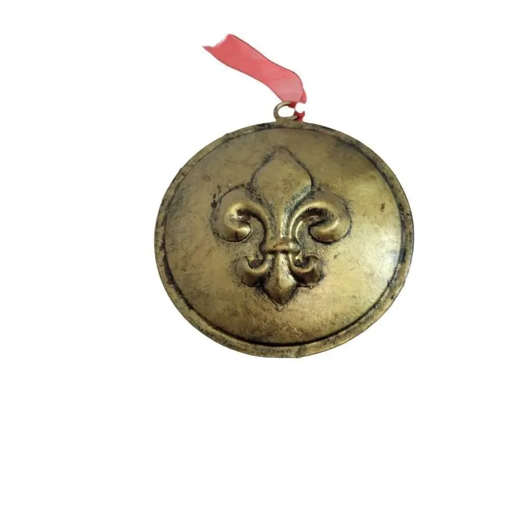 Fluer-de-lis brass ornament 4